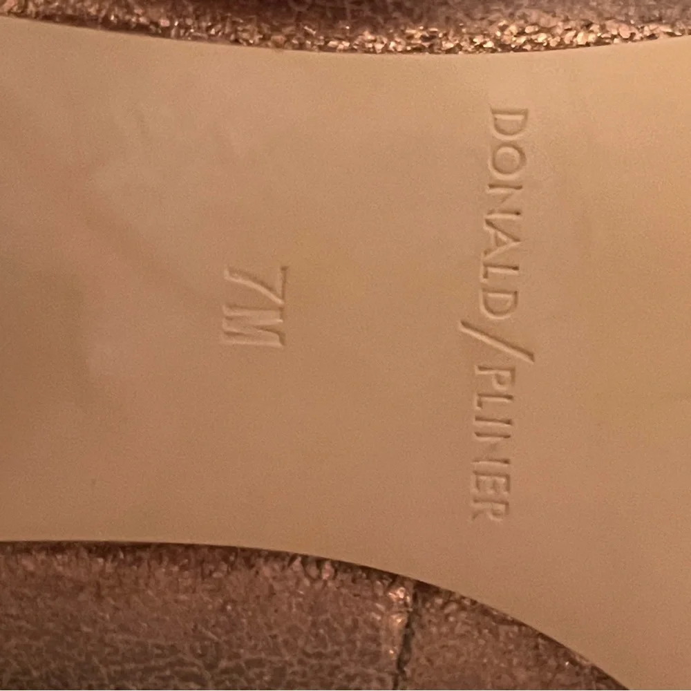 NWOT Donald J Pliner Women's Parris Metallic Block Heel Pumps, Bronze/Gold SZ 7M - Picture 7 of 7